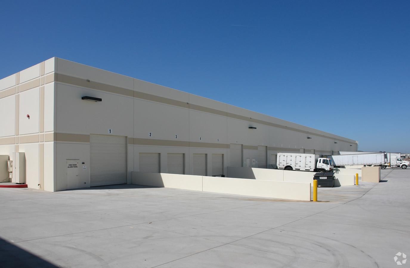 Bldg C photo 2