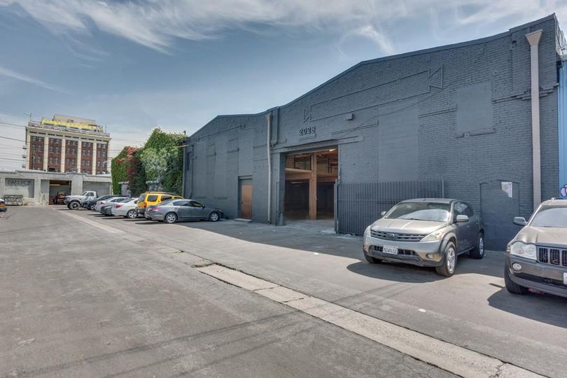 NEWLY RENOVATED ARTS DISTRICT WAREHOUSE 2028 Bay St