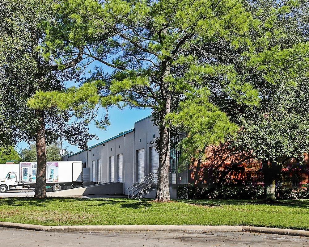 Pine Forest Business Park - 460 & 470 Garden Oaks Blvd photo 3