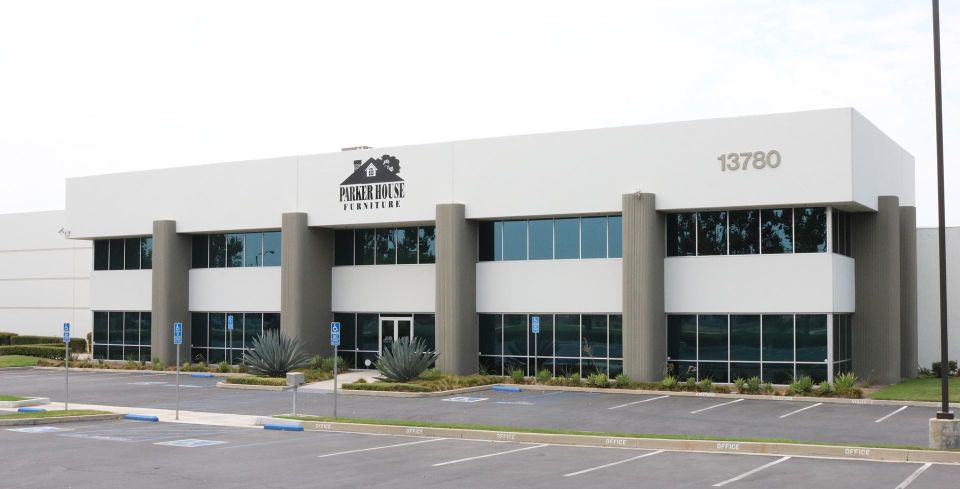 Free-Standing Corporate Image Industrial Building