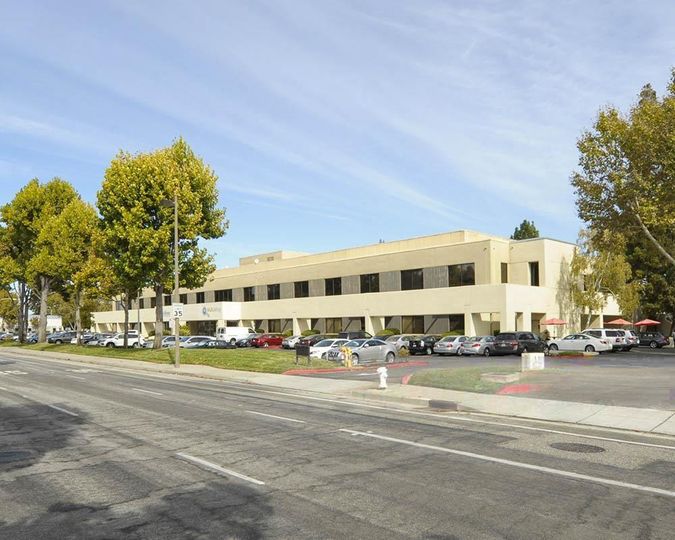350 Oakmead Pkwy