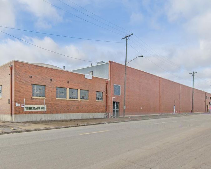 8000 East 40th Avenue
