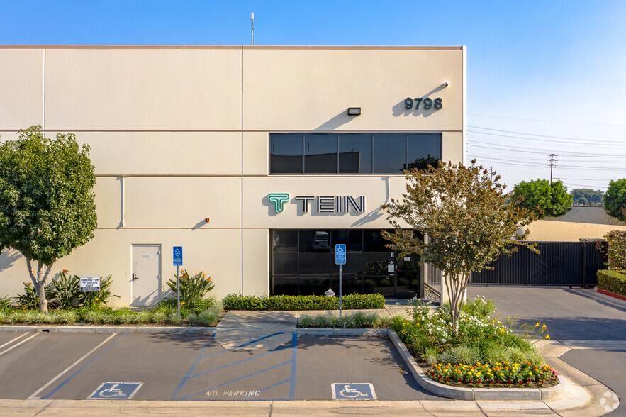 Fu-Lyons Downey Business Center 9818 Firestone Blvd photo 3