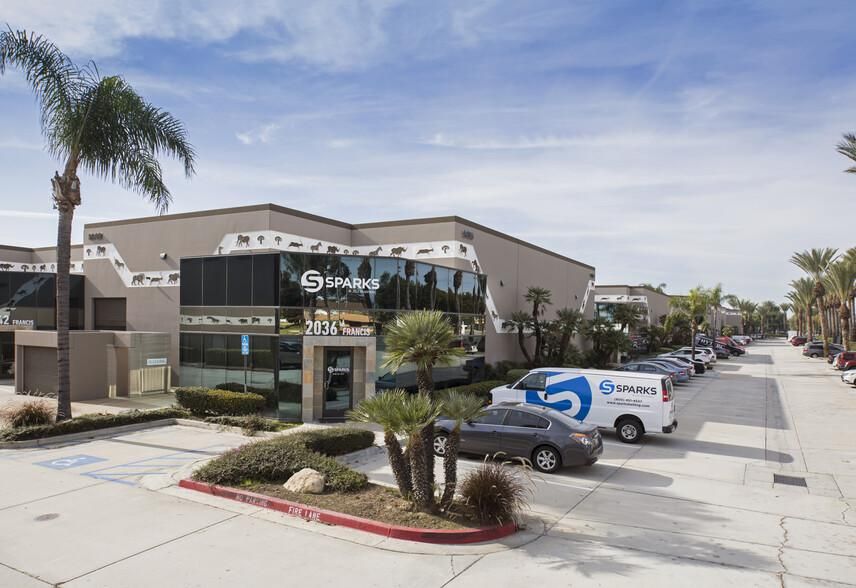 Safari Business Center 2037-2077 S Vineyard Ave photo 2