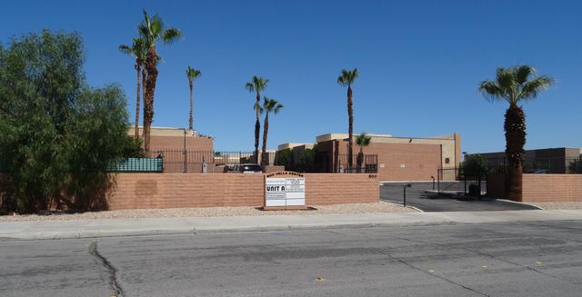 Vella Center Industrial Complex for Lease