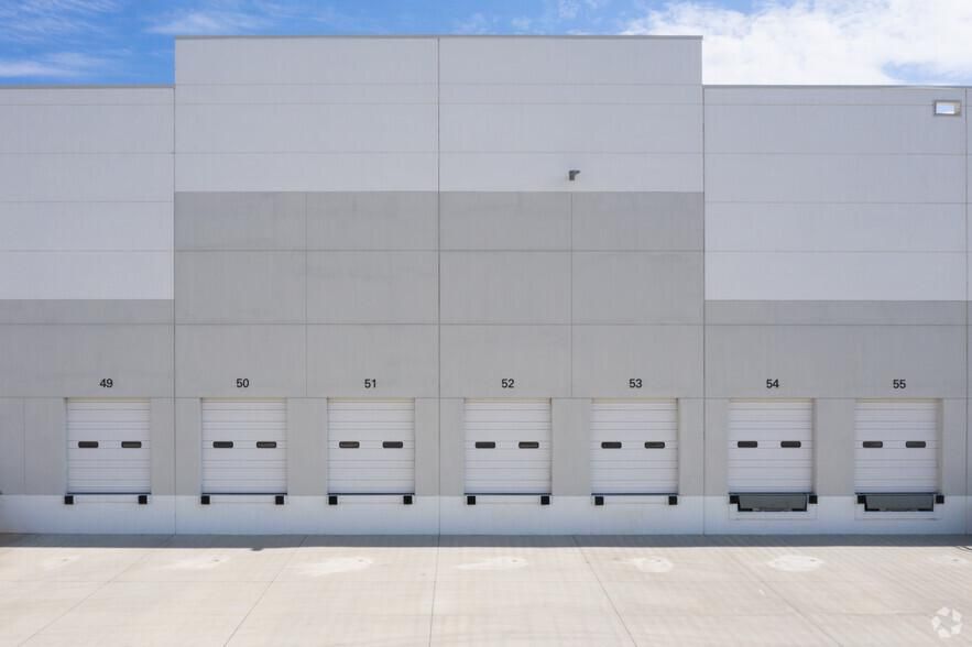 Prologis Park Central 6030 Washington St photo 4
