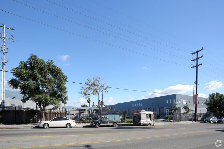 6800-6818 Avalon Blvd photo 3