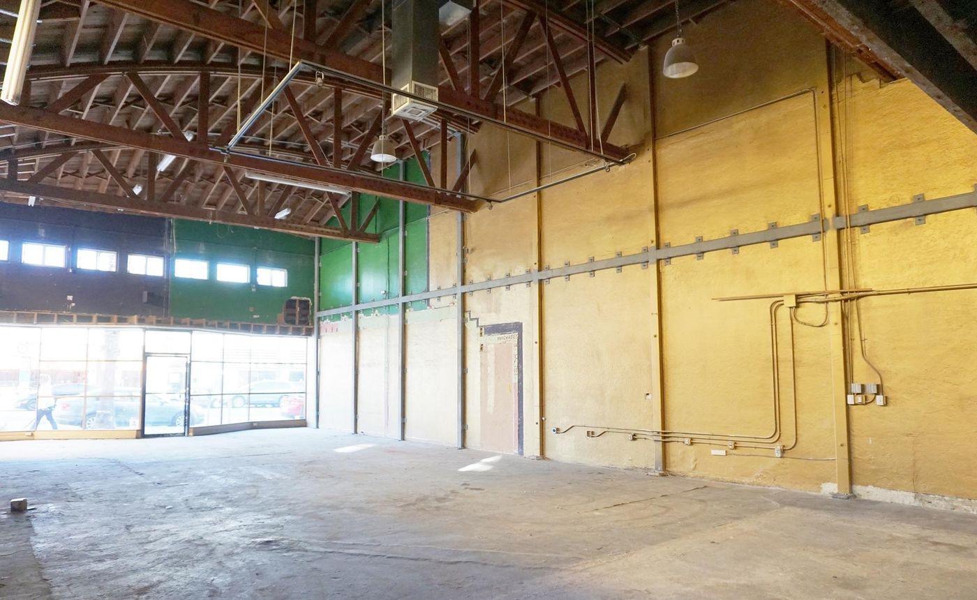 Can Demise to 1,000 SF- DTSM Restaurant/Retail photo 4