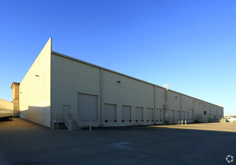 Twin Creeks Business Center - Bldg 300 1305 N Watters Rd