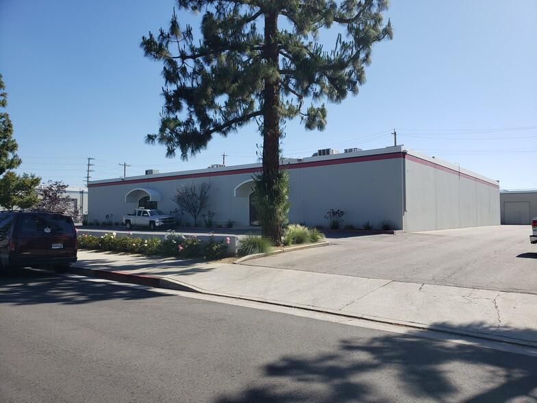 9030-9040 Eton Ave photo 1