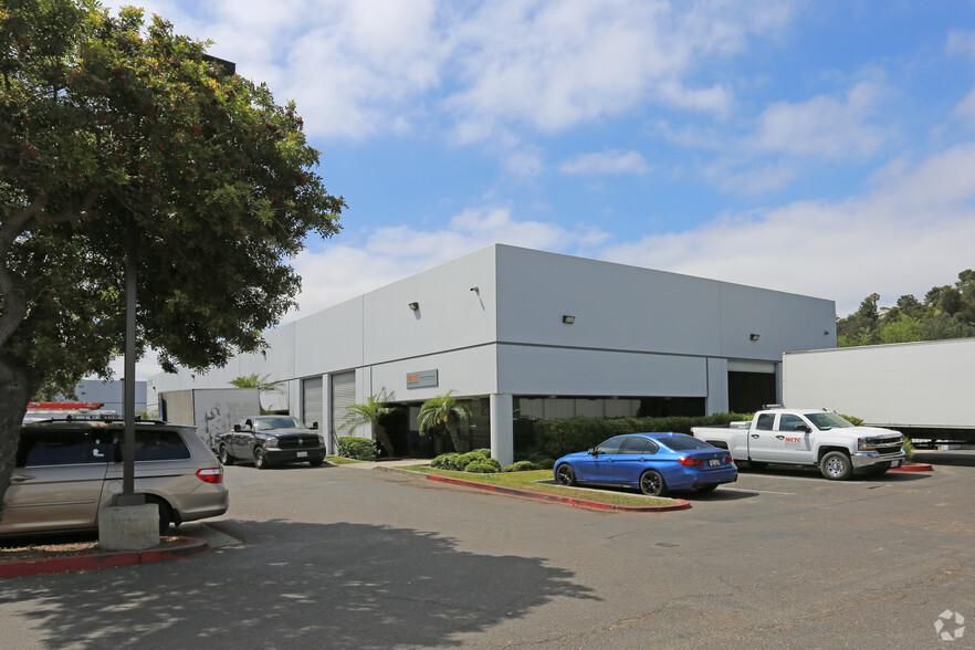 Bldg 4 5066 Santa Fe St photo 4
