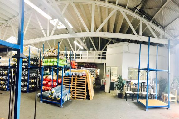 CREATIVE OFFICE / WAREHOUSE NEAR BESTIA