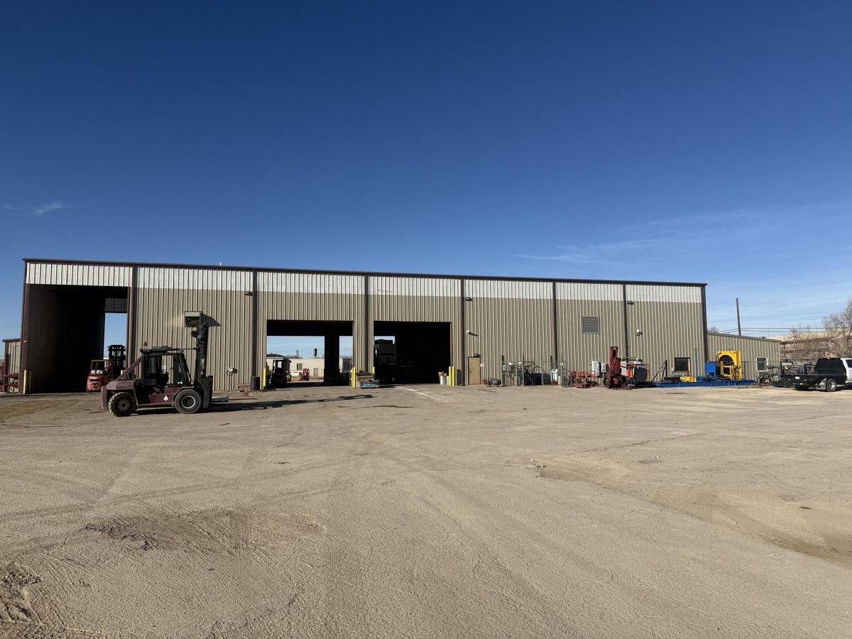 25-ton Crane Served Facility on 10 Acres photo 2