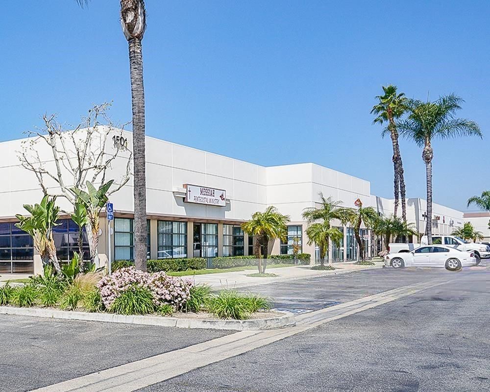 Commercenter Anaheim photo 4