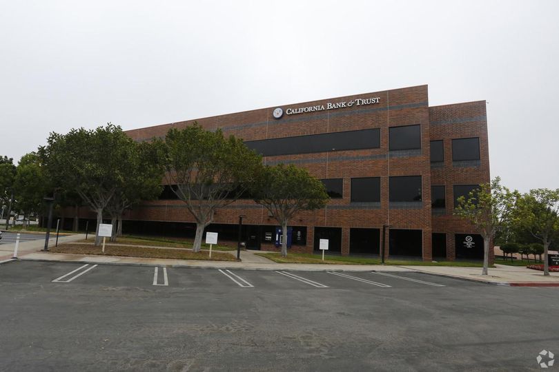 100 Corporate Pointe