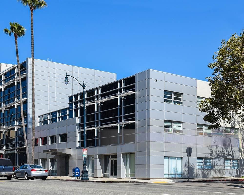 8901-8929 Wilshire Blvd photo 4