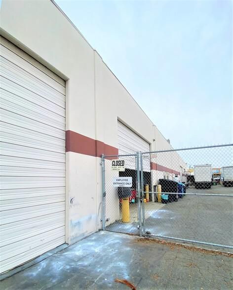 8112 Engineer Rd photo 1