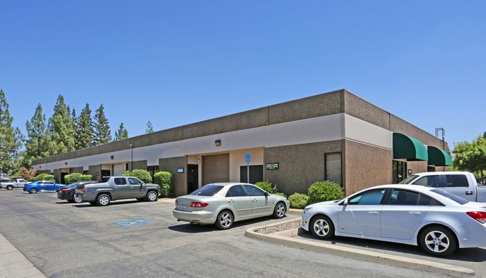 Warehouse Space for Rent at 323 W Cromwell Ave Fresno, CA 93711 - #1