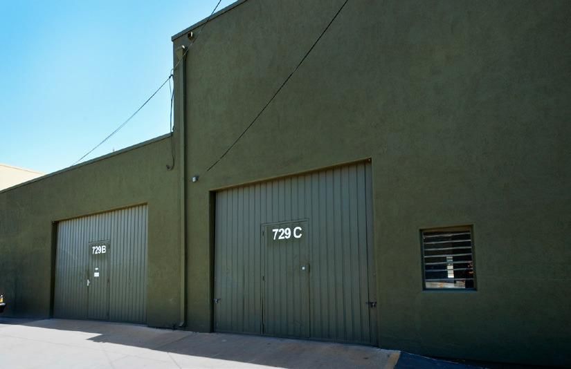 701-733 W Anaheim St photo 2
