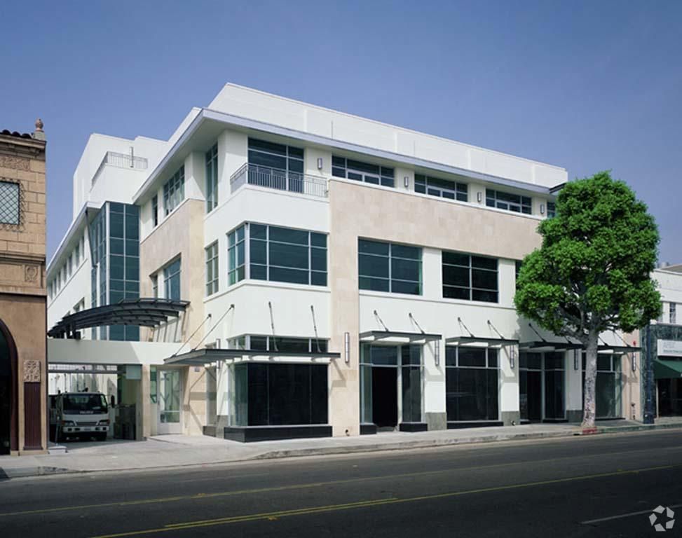 High Profile Retail For Lease photo 2