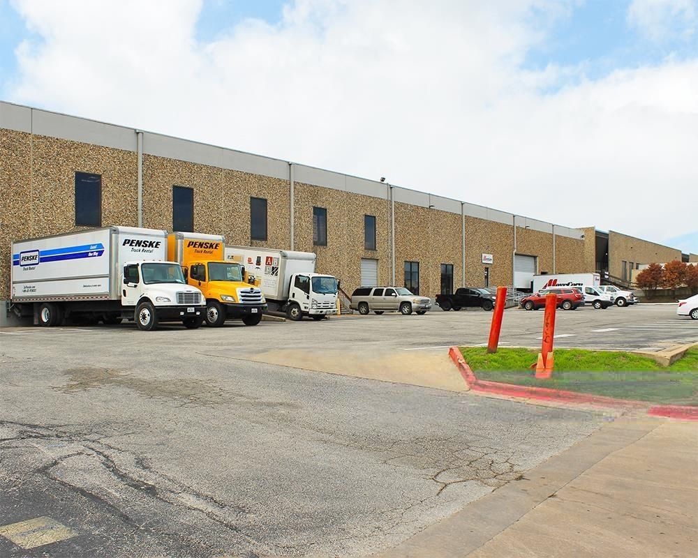 Metric Commerce Center photo 3