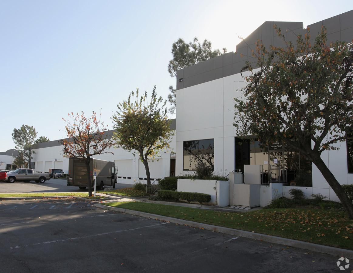 Bldg 135 photo 3