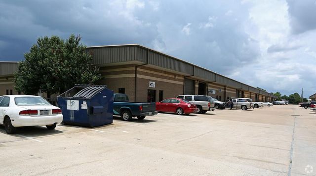Bldg 4 6830 N Eldridge Pky