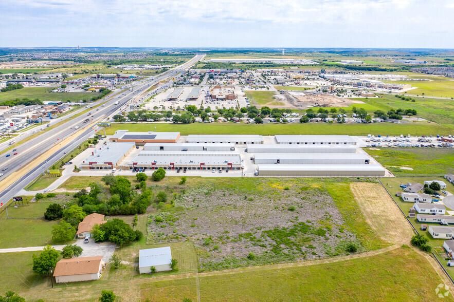 New Braunfels Storage Business Center 2090 N Interstate 35 photo 4