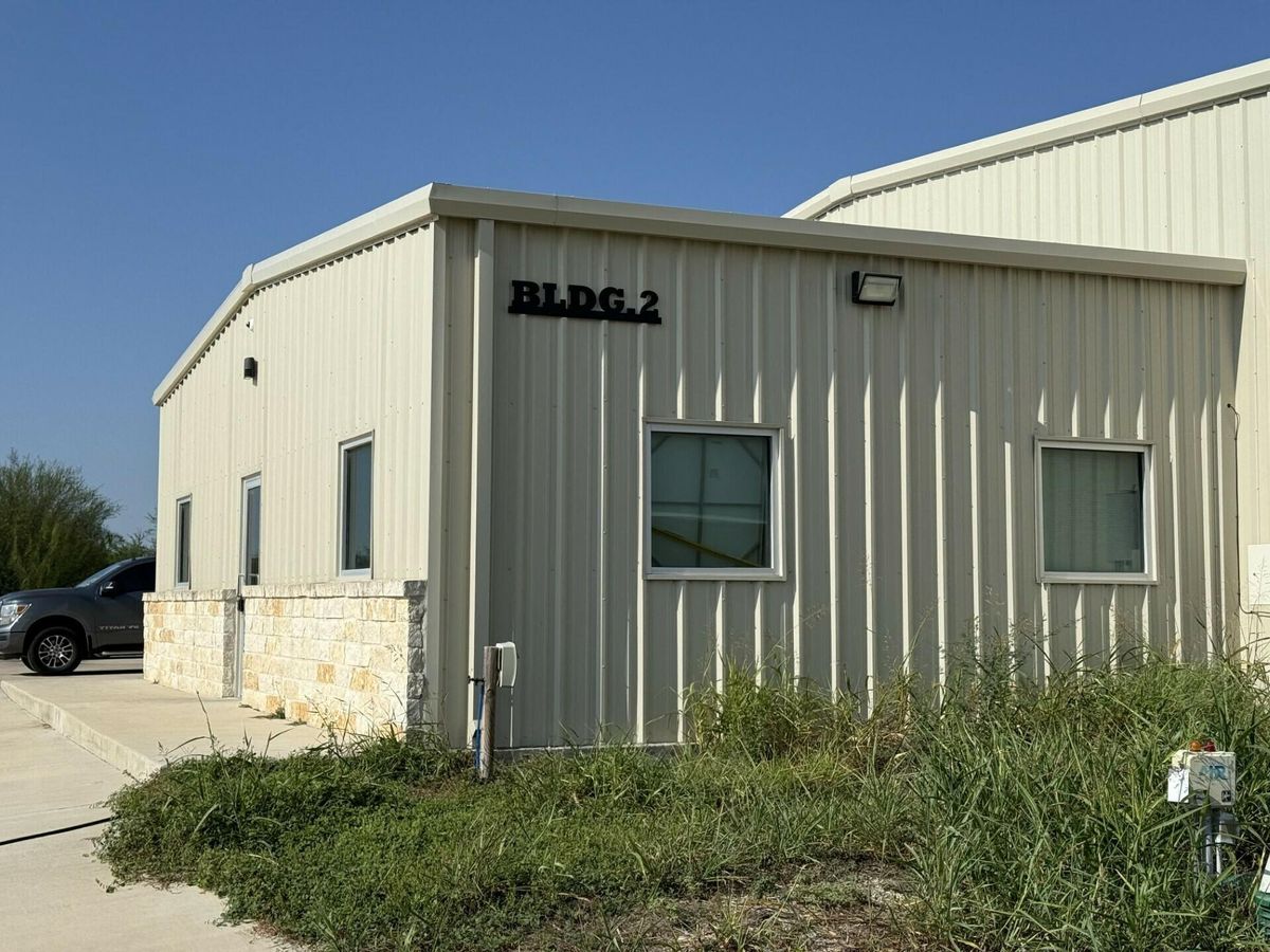 6750 S Old Bastrop Hwy photo 1