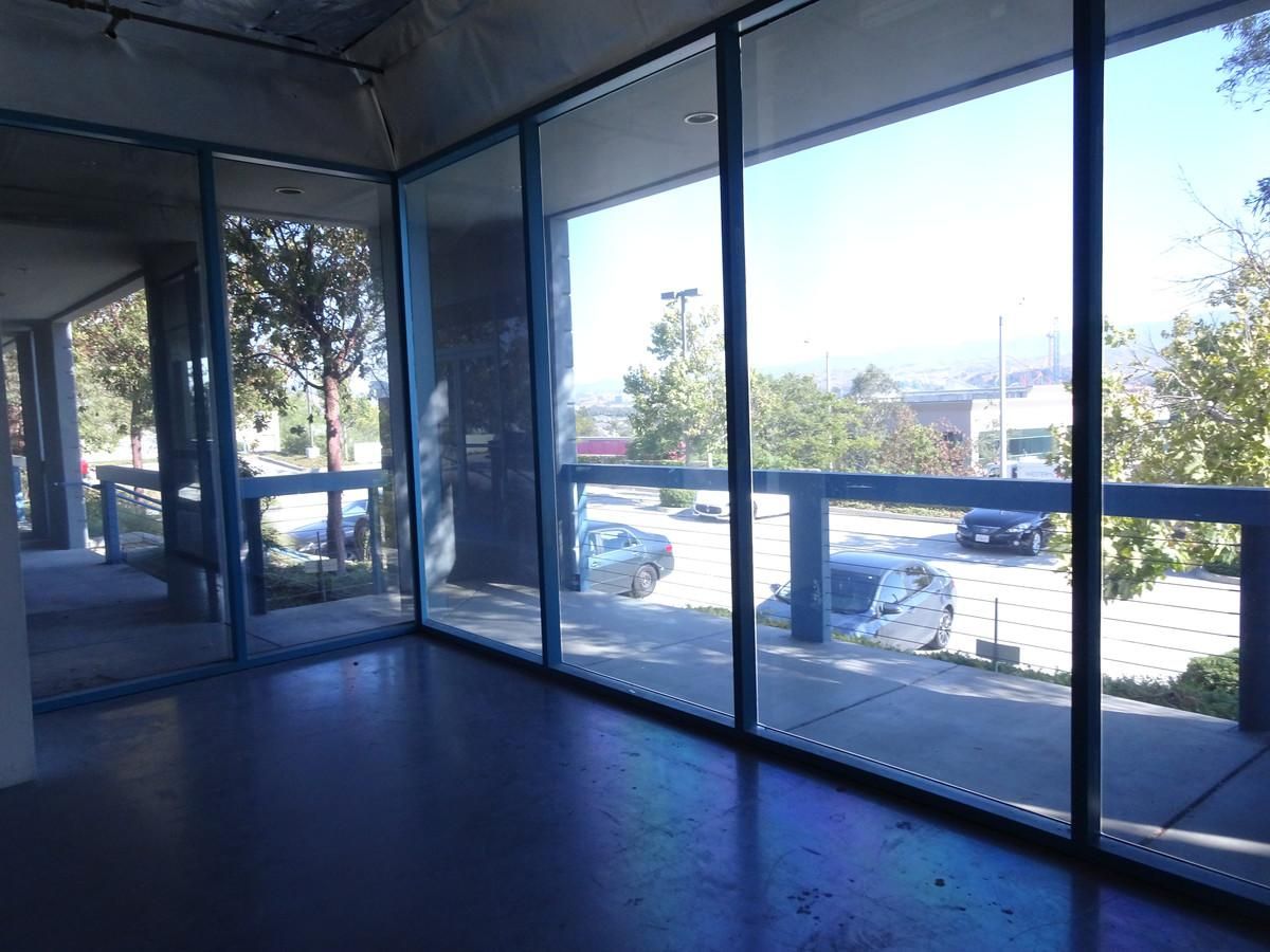 High-Image Industrial/Office Facility photo 4
