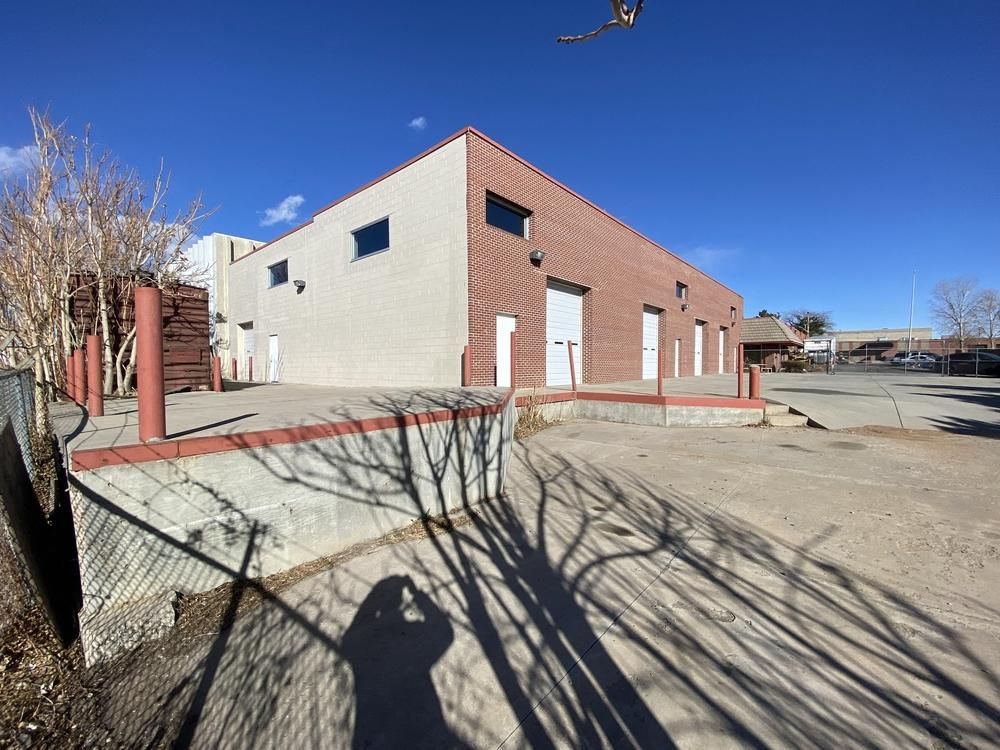 3931 Holly St photo 3
