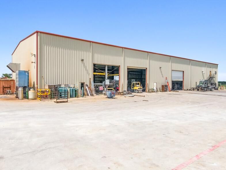 Great Fabrication Facility on 9.74 Acres 3835 Windmill Rd photo 2