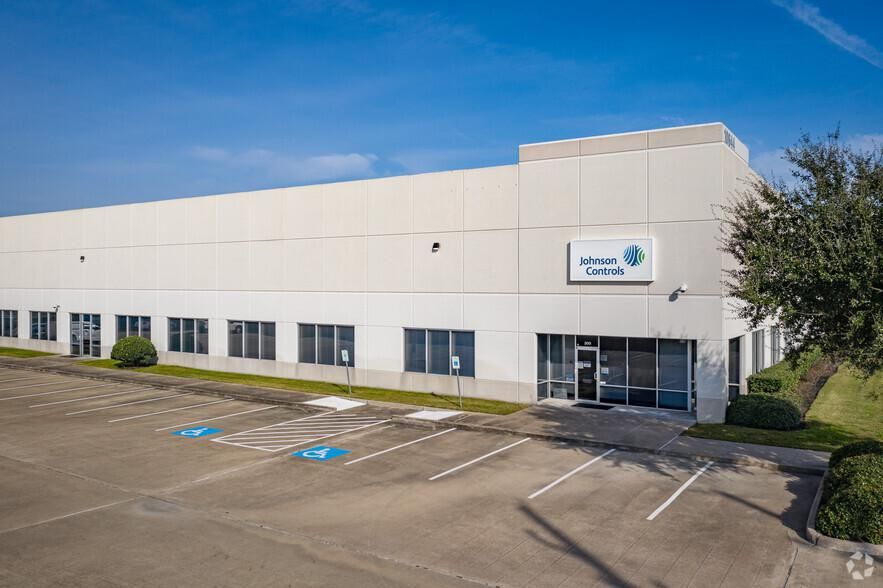 Northwest Industrial Center 6550 W Sam Houston Pky N photo 2