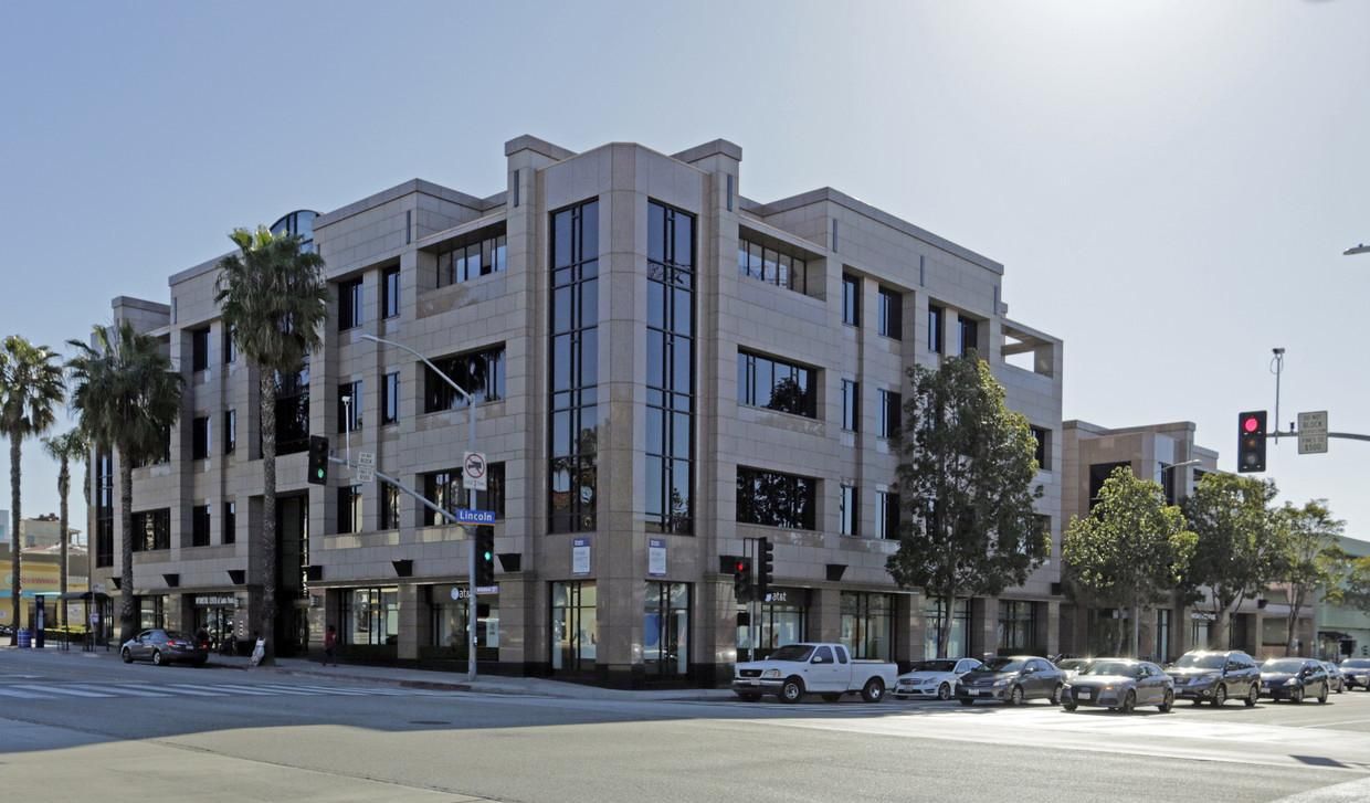 Lincoln/Wilshire Building - 808 Wilshire Blvd photo 2