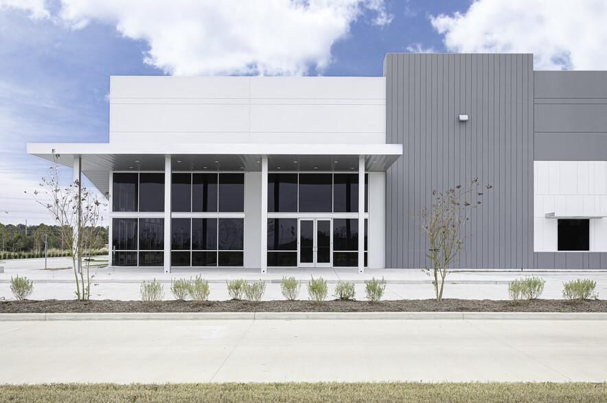 Building 2 13305 Lockwood Rd photo 3