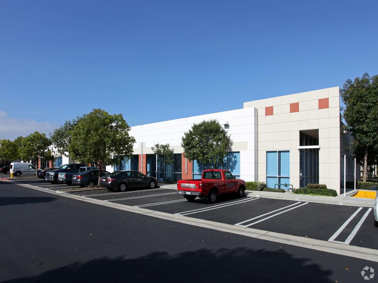 Bldg 8 photo 1