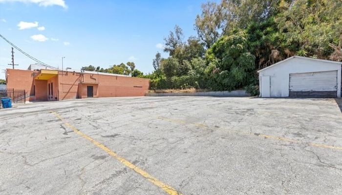 Warehouse Space for Rent at 410-420 E Beach Ave Inglewood, CA 90302 - #13