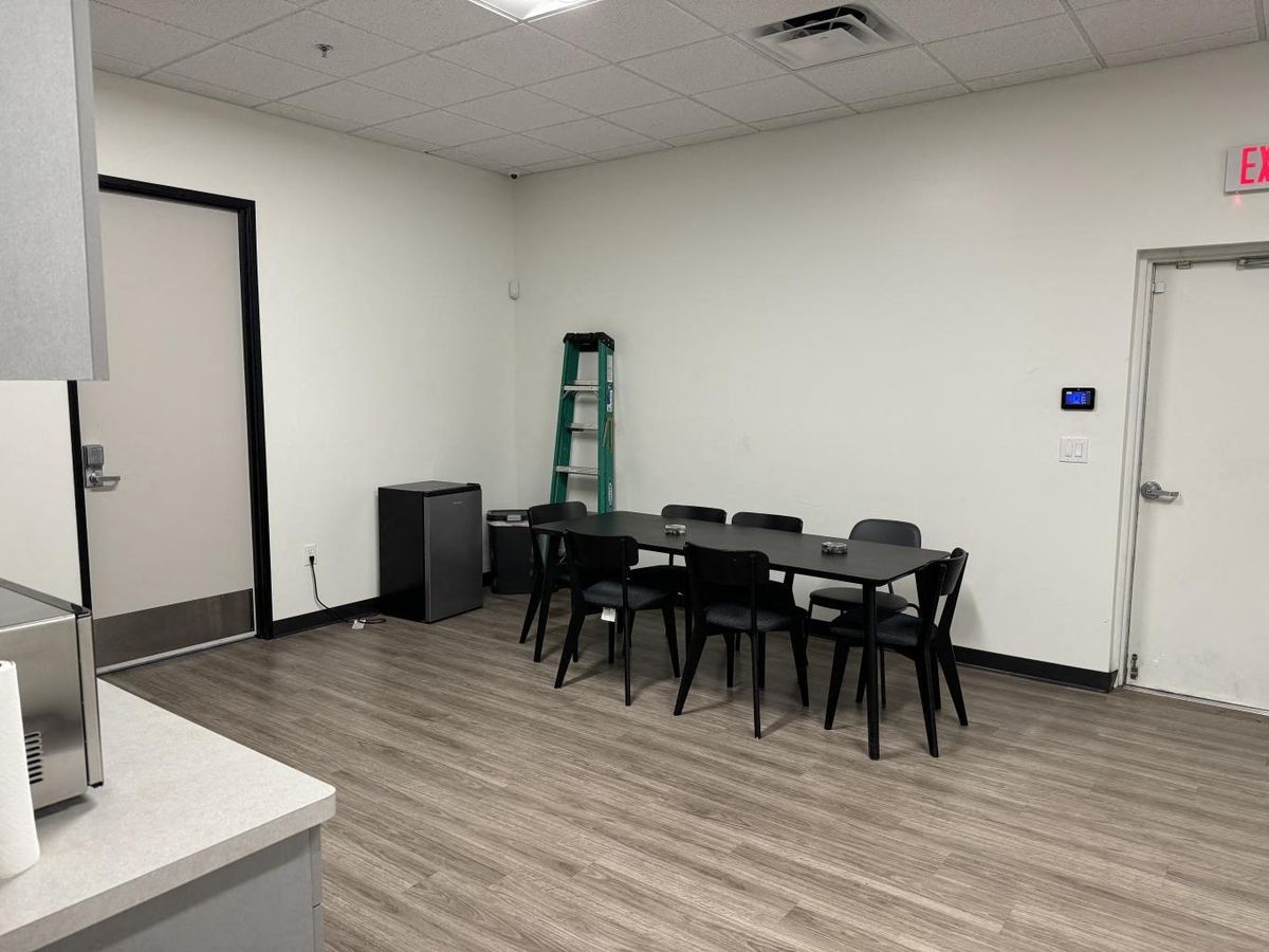 #1797 - Phoenix Warehouse Space for Rent photo 3