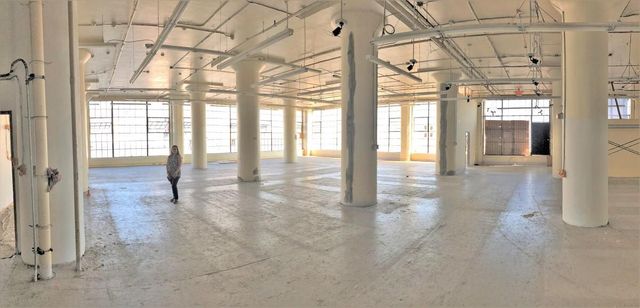 EPIC CORNER WAREHOUSE w/ SOARING CEILINGS