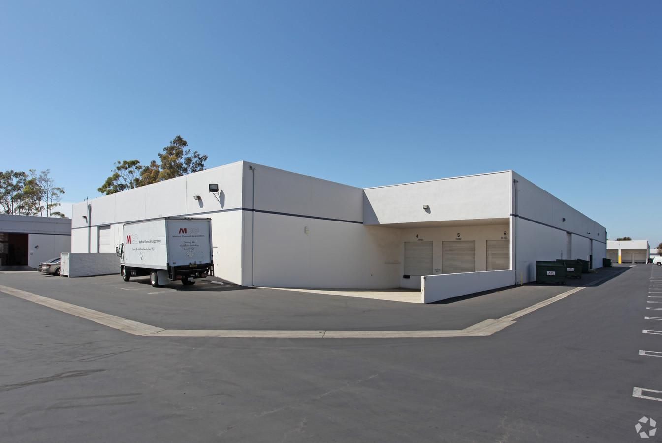 Bldg 10 photo 4