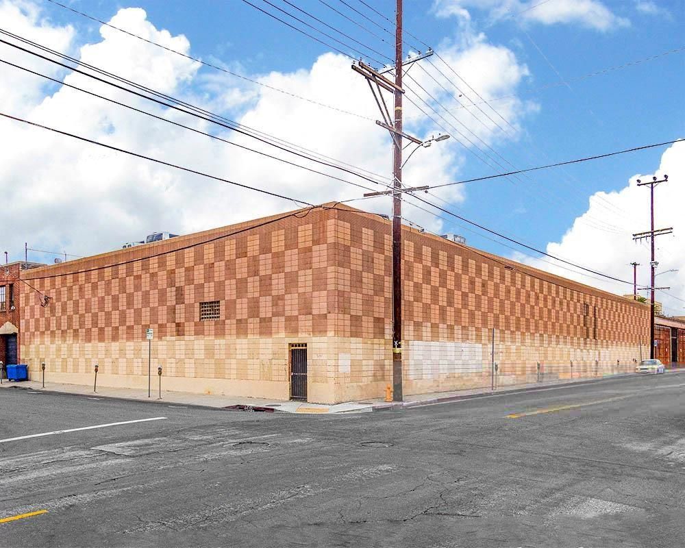 620 E. Commercial St. photo 3