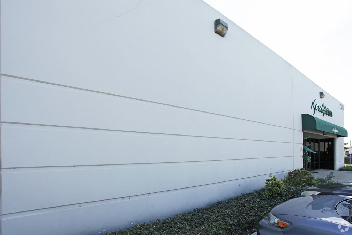 Bldg 1 photo 2