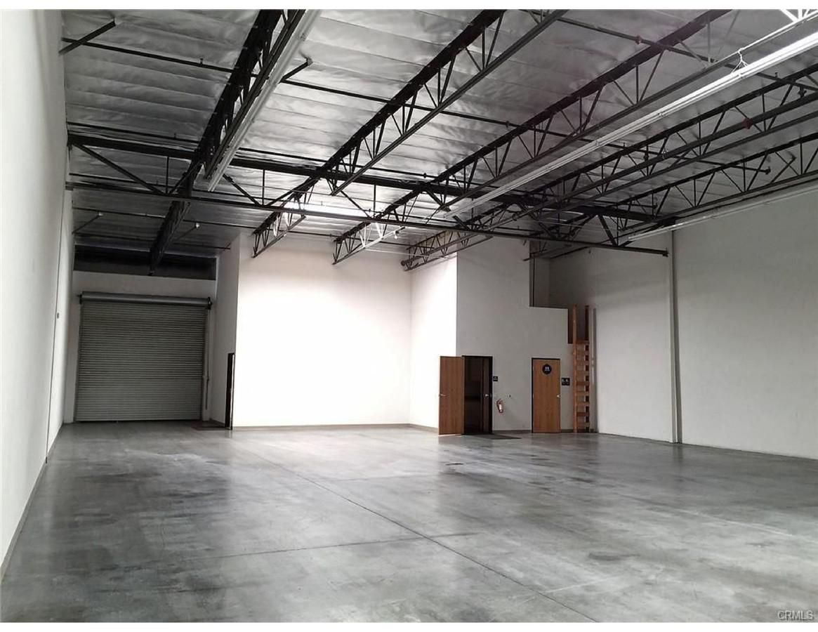 Bldg 21 photo 3