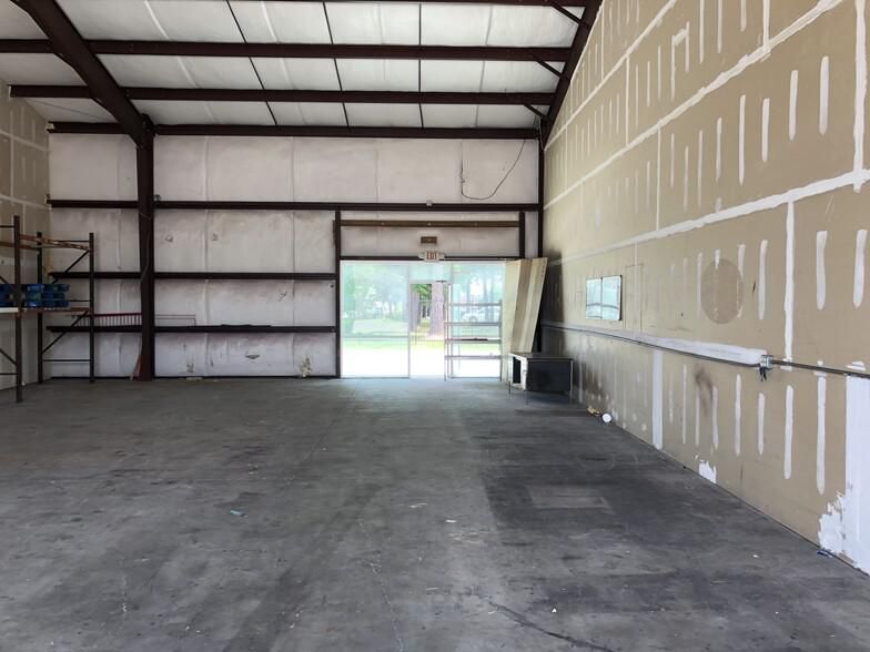 Building C 220 Barren Springs Dr photo 4