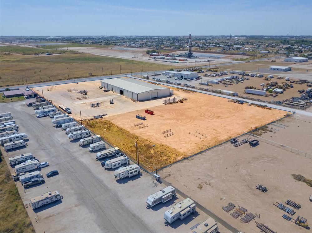 27,488 SF Crane Served Shop with Wash-Bay photo 2