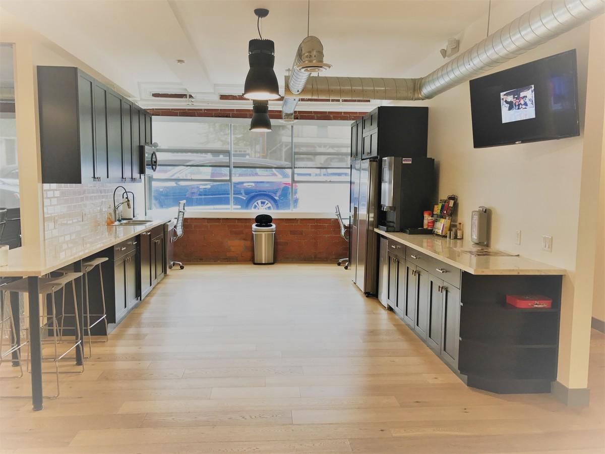 Executive Office Property for Lease photo 4