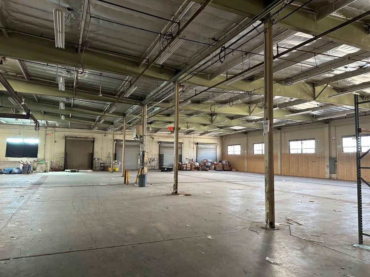 #1416 Gardena, CA Warehouse for Rent  #1416 | 1,000-24,875 sq ft photo 2