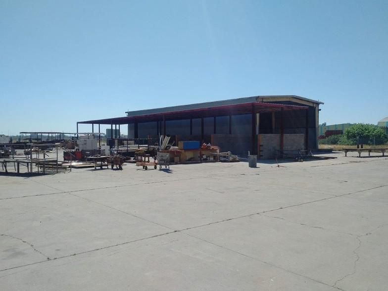 1200 Airport Dr photo 2